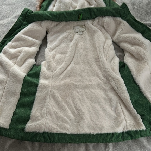 Green puffer vest - Picture 3 of 6